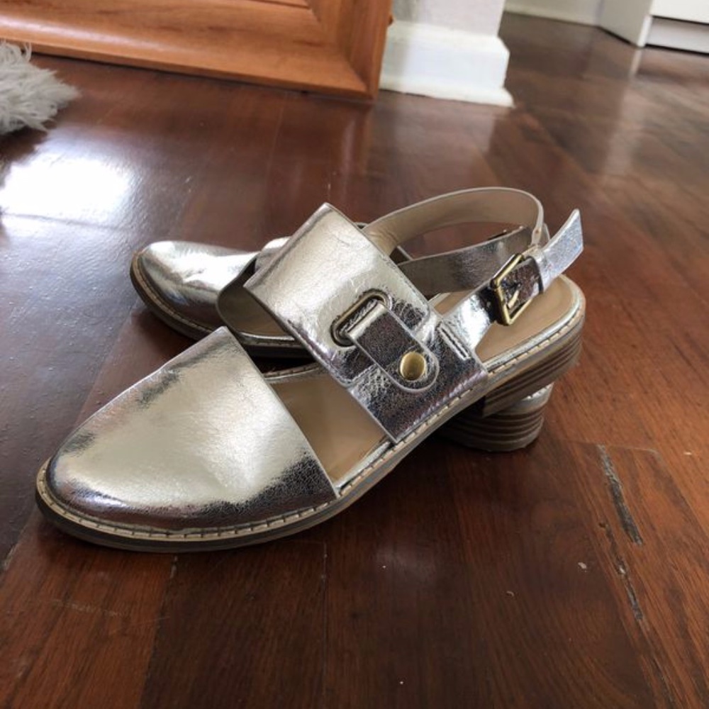 Indigo Rd. Shiny Shoes Size 7.5